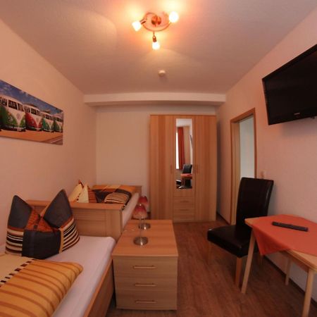Pension Am Ostbahnhof โกทา ภายนอก รูปภาพ