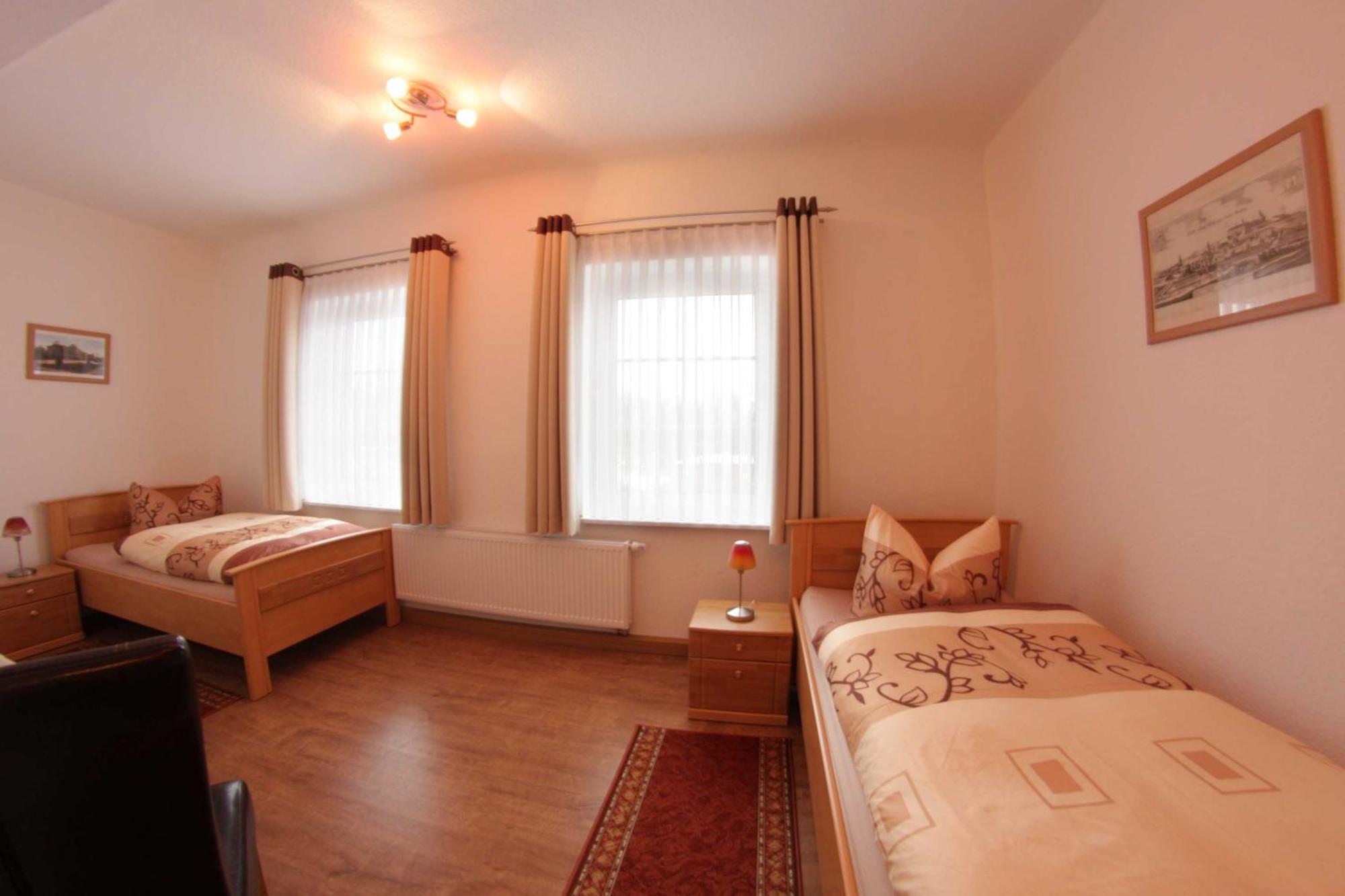 Pension Am Ostbahnhof โกทา ภายนอก รูปภาพ