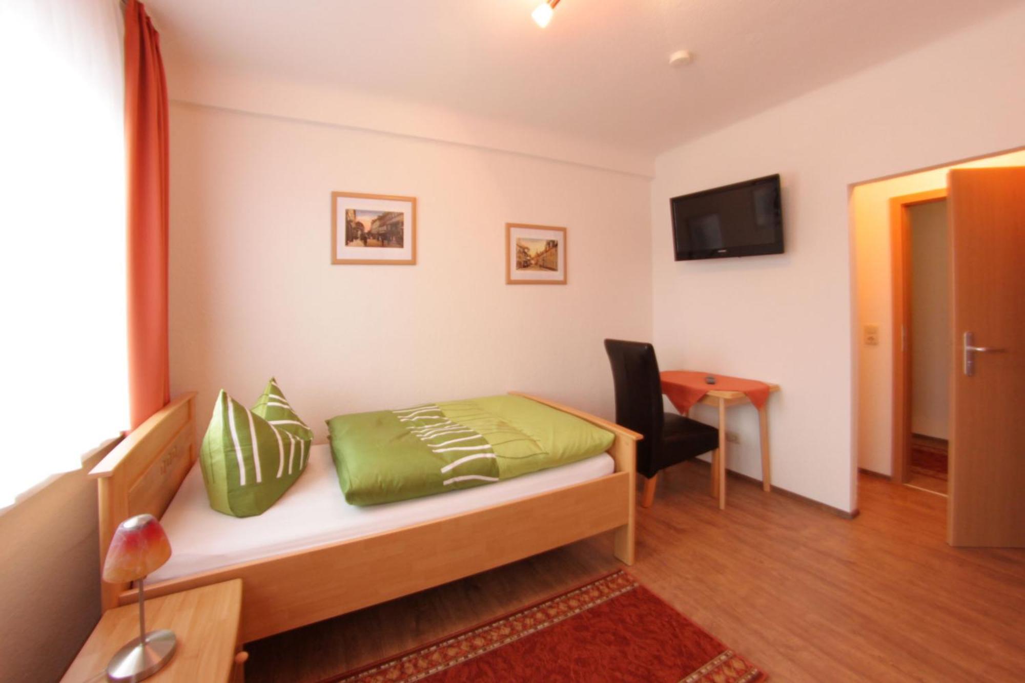 Pension Am Ostbahnhof โกทา ภายนอก รูปภาพ