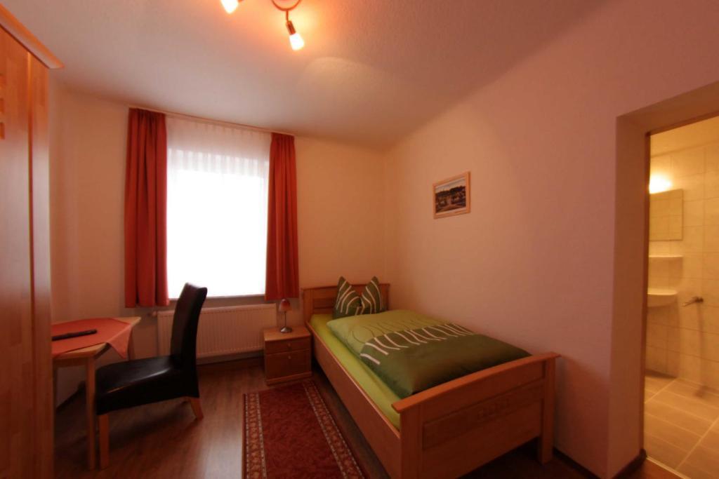 Pension Am Ostbahnhof โกทา ภายนอก รูปภาพ