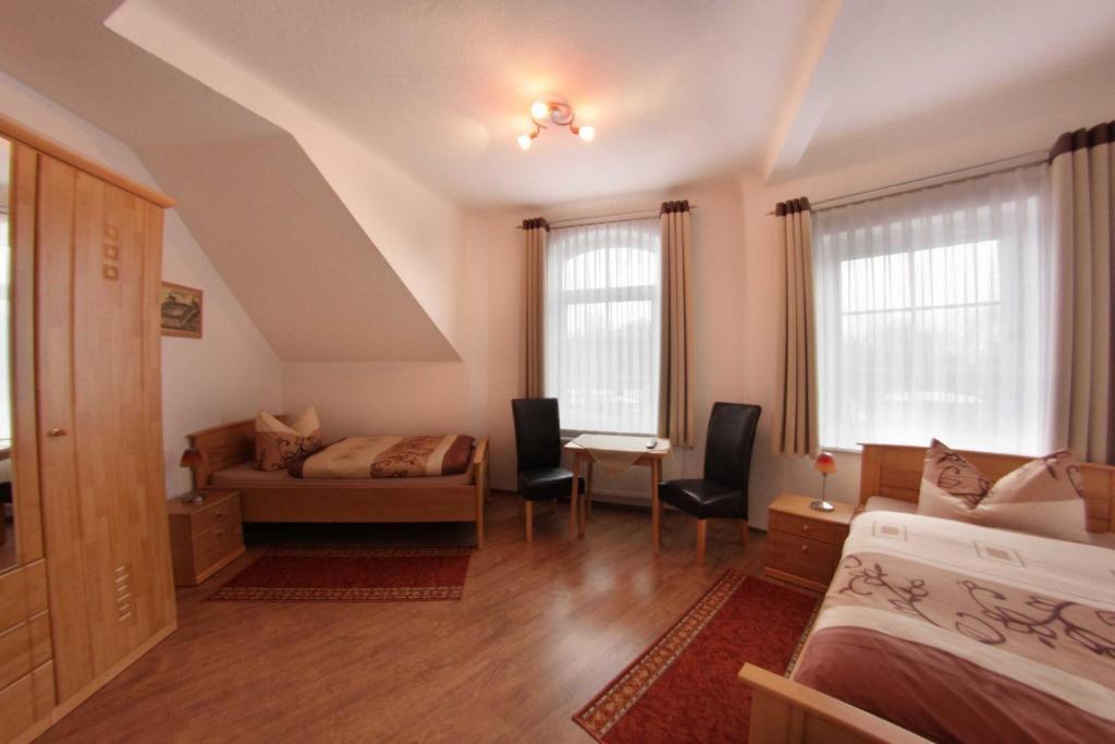 Pension Am Ostbahnhof โกทา ห้อง รูปภาพ